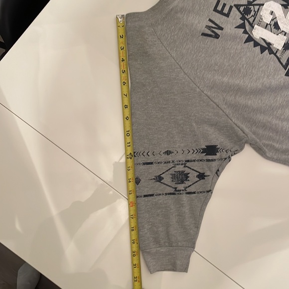 101 Ocean Parkway Women’s 3/4 length sleeve crop top. Size medium. - Picture 8 of 12